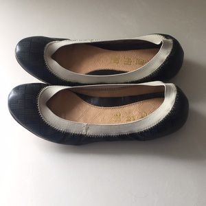 L.A.M.B. Ballet flats flex leather sole SZ 6M
